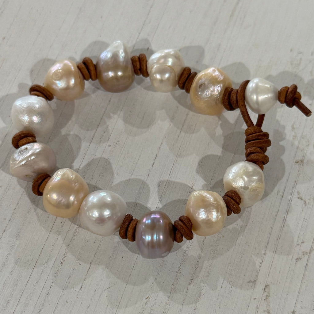 Leather & Pearl Bracelet - Single Strand