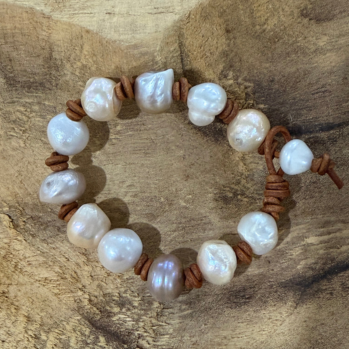 Leather & Pearl Bracelet - Single Strand