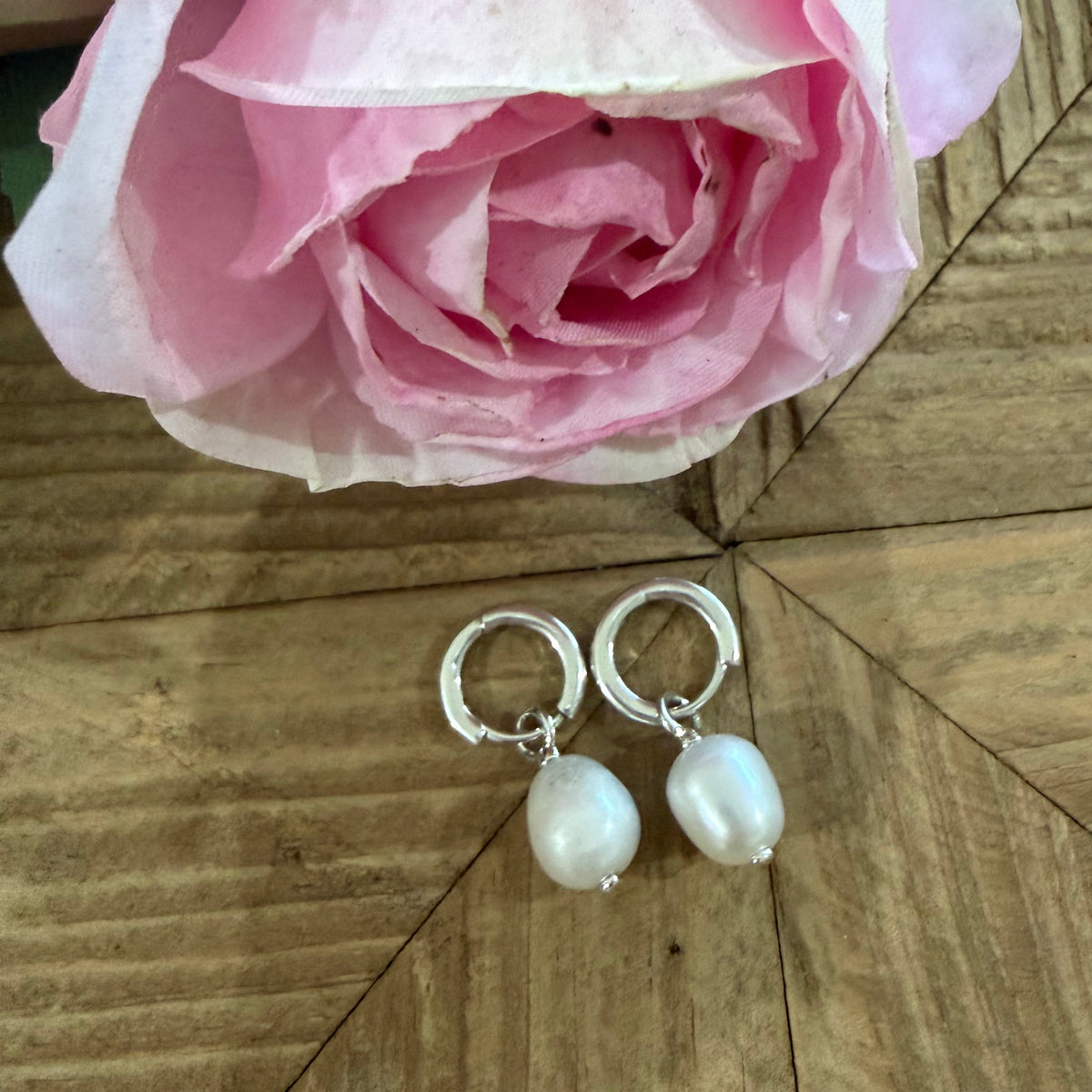 Huggie Hoops w/ Small Oval Pearl